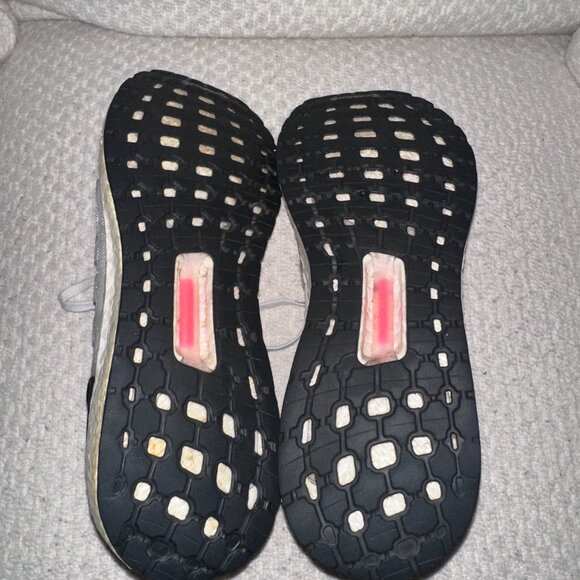 Adidas Men's UltraBoost Shoes - Mesh Upper - White Grey and Black - Size 11 - Picture 7 of 9